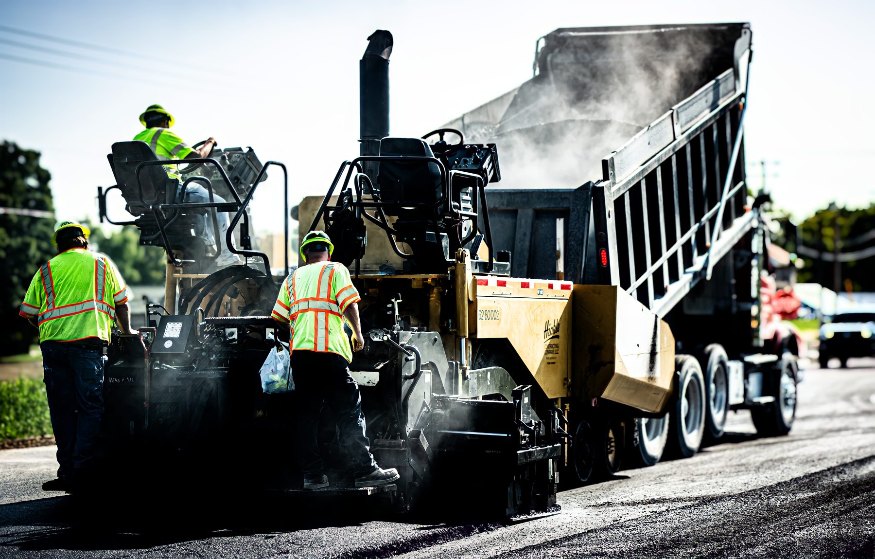 Hinkle Contracting paving crew at work